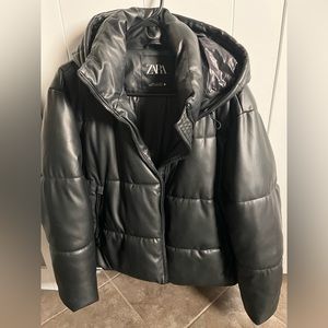 ‼️FLASH SALE $29‼️ Zara Puffer cropped jacket size M